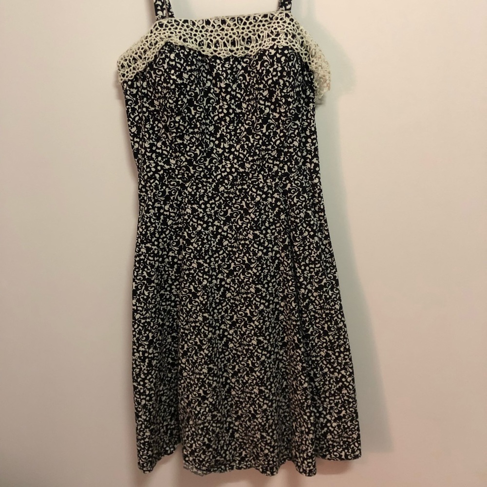 Black and white dress Women’s Size 6